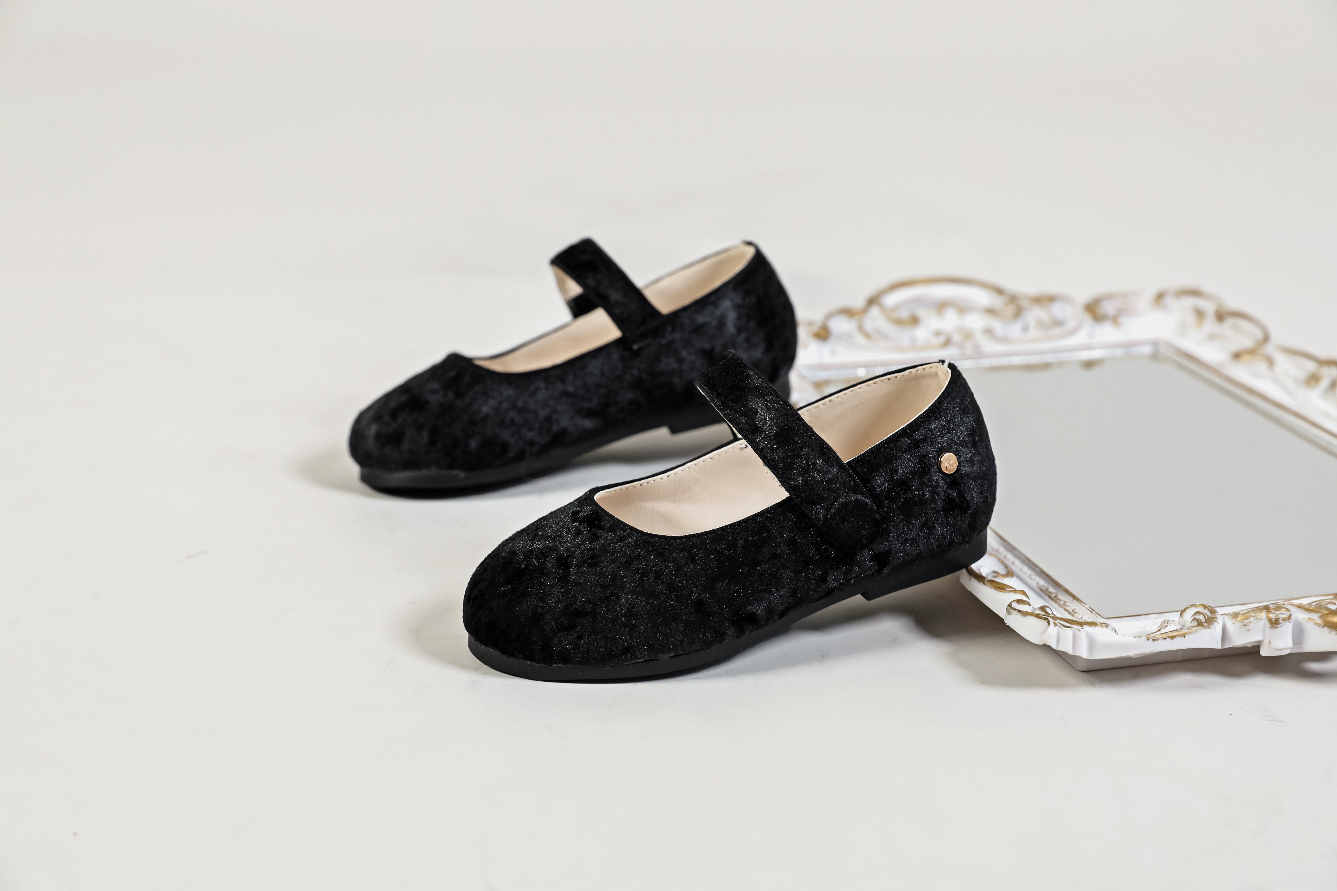 Mary Jane Shoes - Image 2