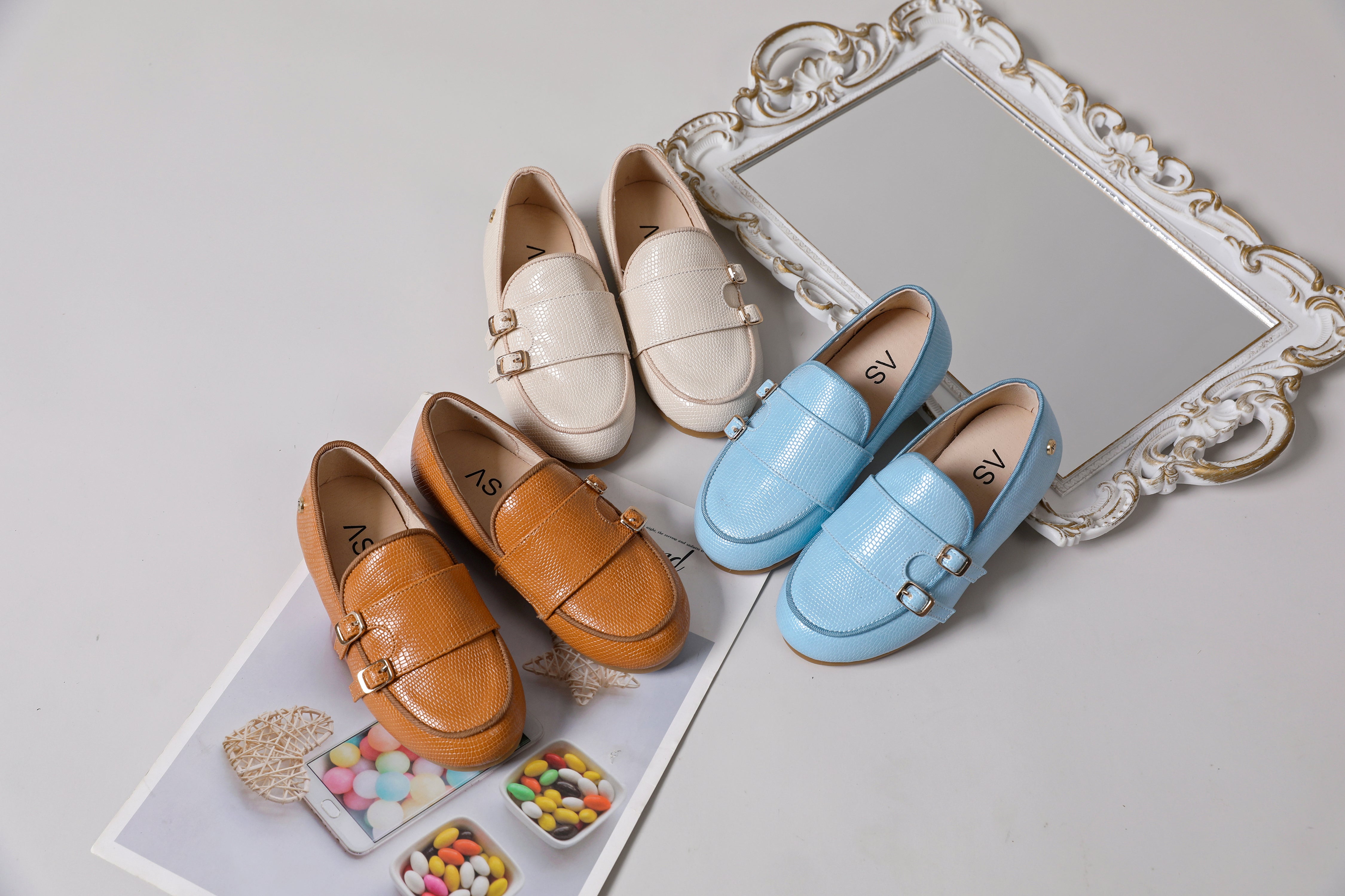 Textured Buckle Shoes