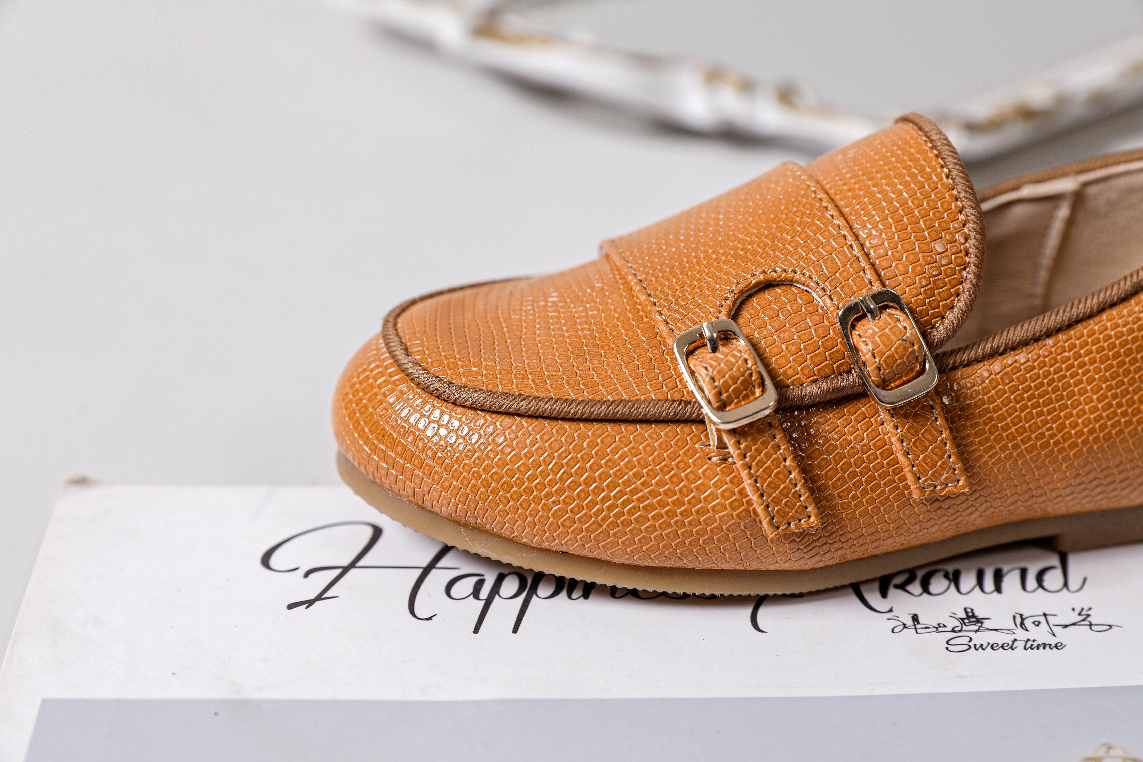 Textured Buckle Shoes - Image 4